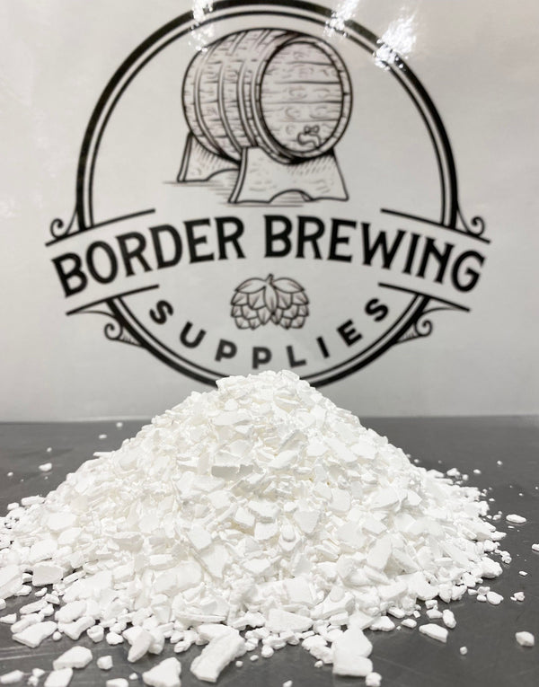 Calcium Chloride Food Grade - 250g Lowers Mash pH Calcium Chloride (CaCl2·2H2O) Adjusts brewing water, accentuates maltiness & lowers mash pH. Calcium adds to water hardness & chloride accentuates maltiness, sweetness & fullness. Typical concentrations for brewing water are 50 – 150 ppm Ca2+ and 50 – 150 ppm Cl- . It is also used to lower the mash pH. Additions can be put in the brewing water or directly into the mash.